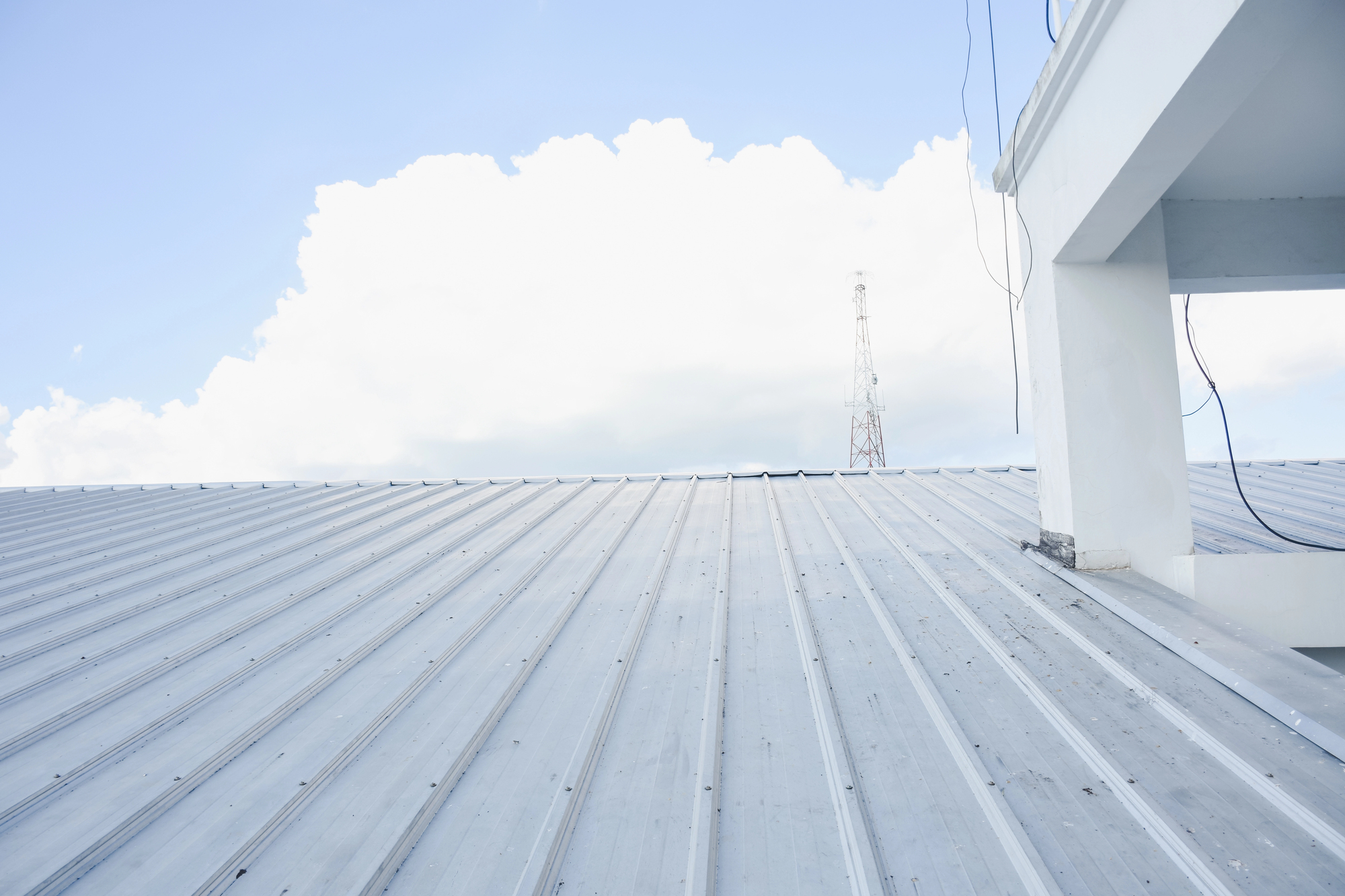 white commercial roofing
