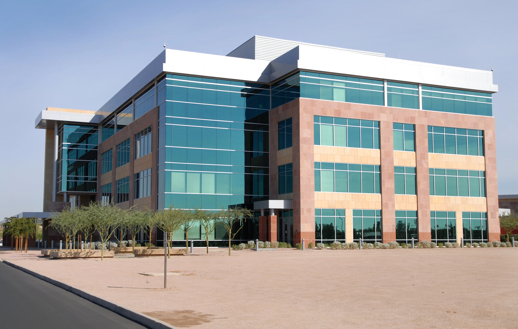 commercial building with windows fixed by commercial contractors